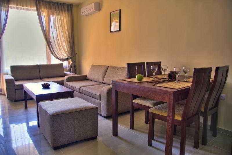 Sunflower Aparthotel Sunny Beach Esterno foto